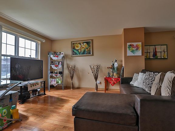 5th image of 1542 N Menard Ave