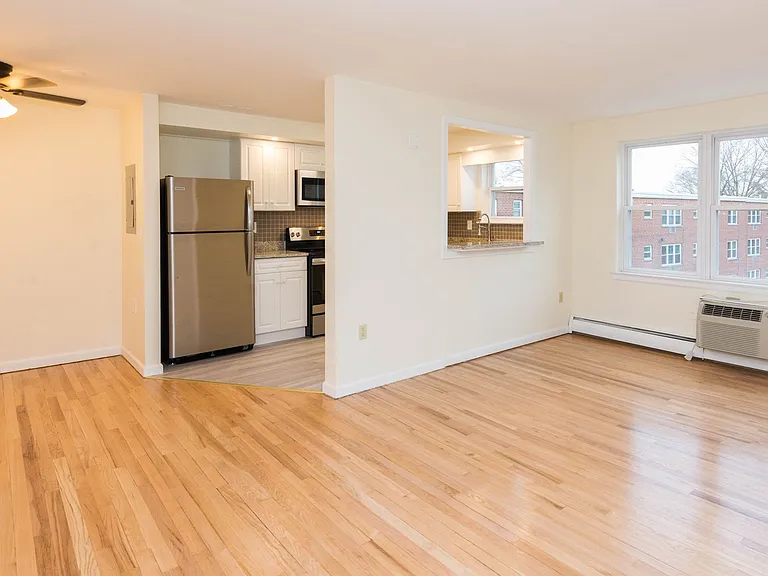Eli Whitney Apartments — Photo 19