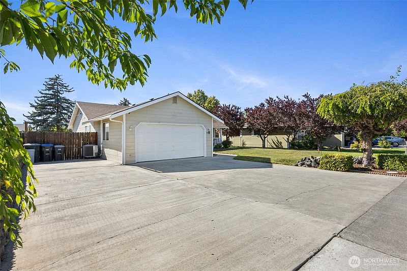 2nd image of 2214 S Belair Drive