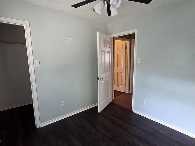 121 Amelia Ct — Photo 17