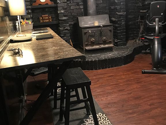 5th image of 1905 Pleasantwood Dr
