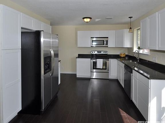 2nd image of 478 Sleepy Hollow Dr