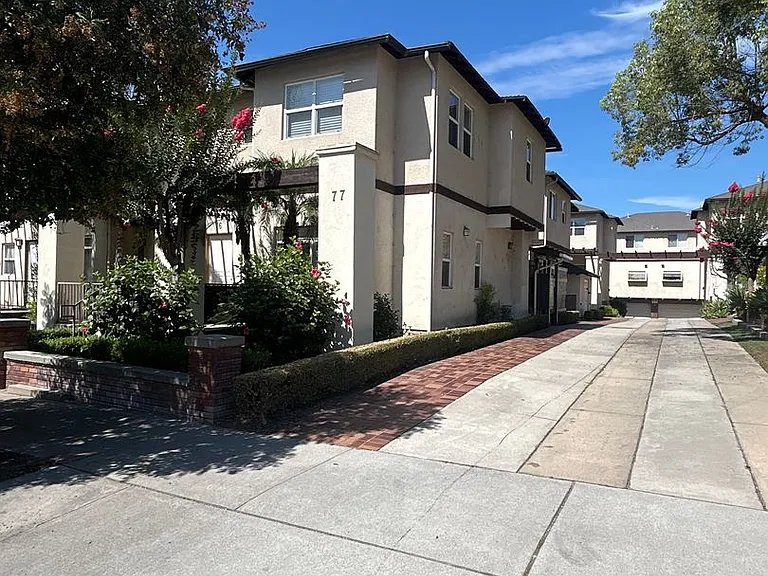 77 Sierra Madre Blvd #16 — Photo 1