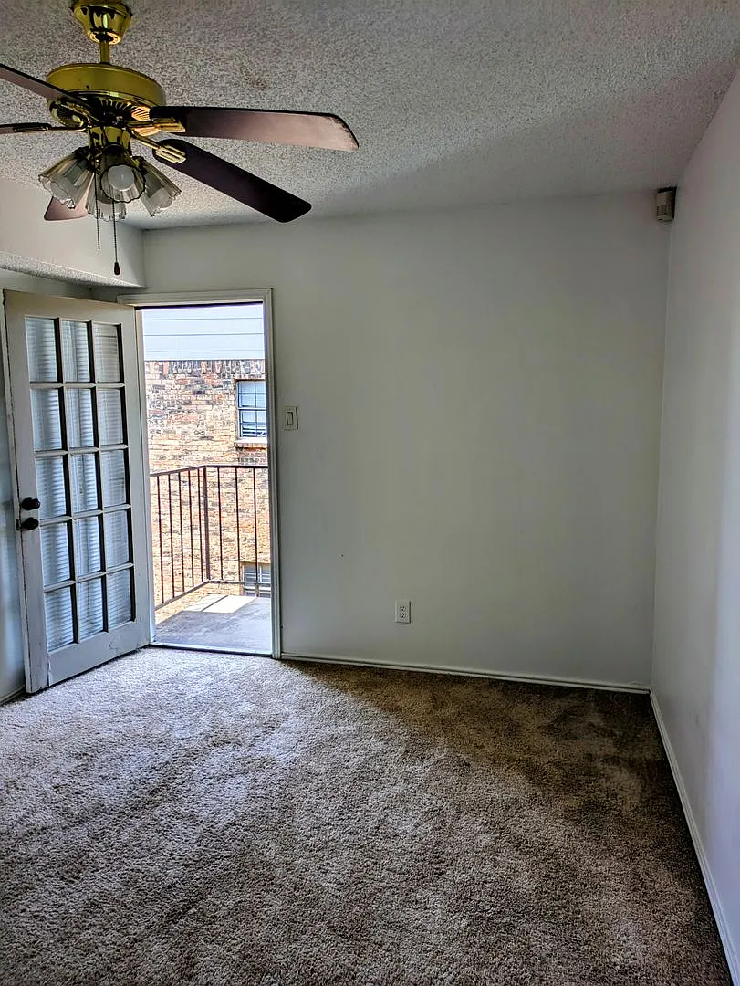 Perfect home to start your own journey! 1 bedroom Home in Dallas — Photo 4