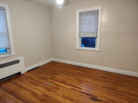 4th image of 19 Waterston Ave APT 1