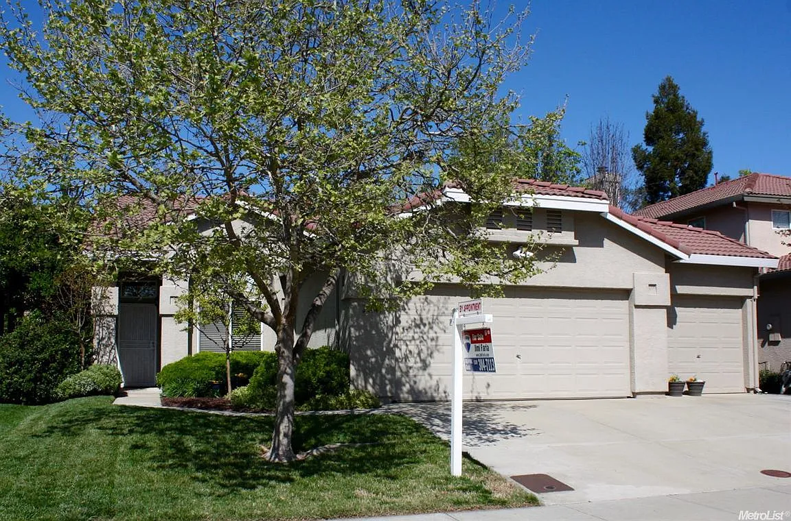 2841 Prado Ln photo 1