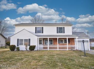 132 Bevin Dr, Holly, MI