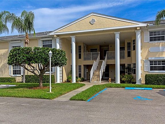 2nd image of 740 Lake Orchid Cir Unit 740-206