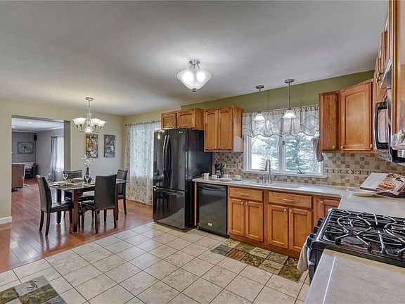 4th image of 6201 Willow Dr