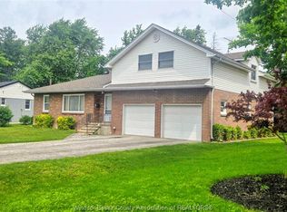 960 Scofield Ave, Windsor, ON N9G1L7
