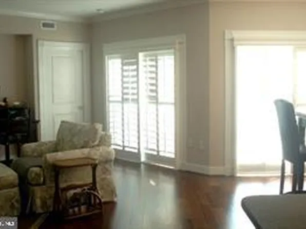 5 Park Pl APT 732, Annapolis, MD 21401