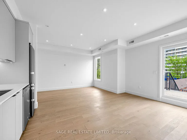 909 Castlefield Ave #3 — Photo 13