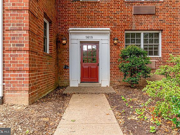 4th image of 1618 W Abingdon Dr APT 303