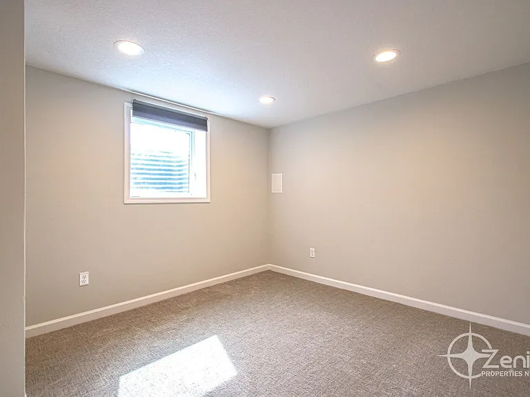 1601 Esther St #1601 — Photo 15