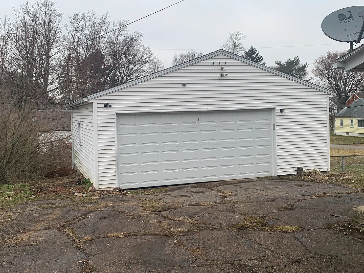 Coming soon, brick cape cod with garage — Photo 2
