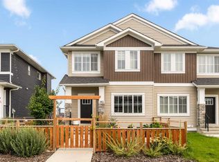 182 S River Heights Dr, Cochrane, AB T4C 0Y1