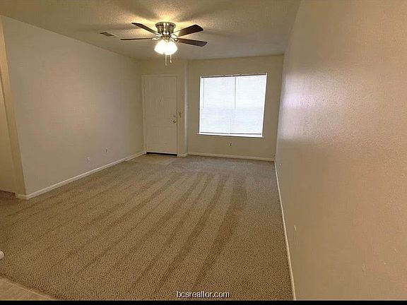 3rd image of 3319 Longleaf Cir
