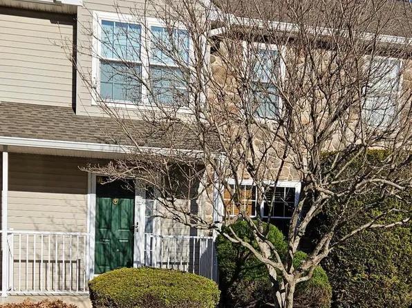 830 Amber Ln, West Chester, PA 19382