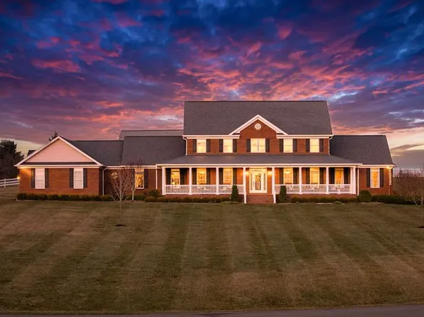 568 Oak Circle Dr, Rosedale, VA 24280