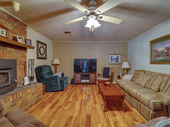 2nd image of 451 Jim Arrant Rd