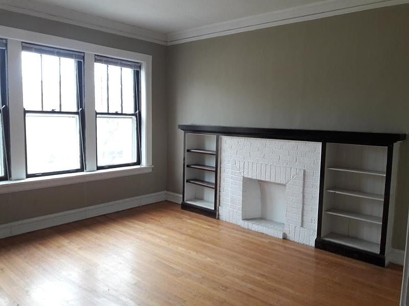1st image of 1919 W Winnemac Ave
