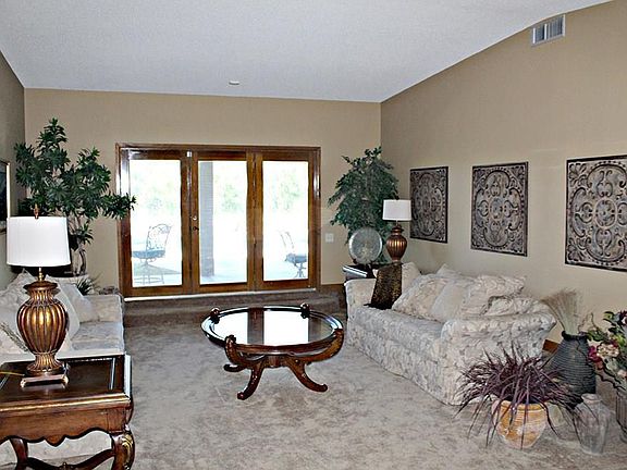 5th image of 6217 Pinehurst Dr