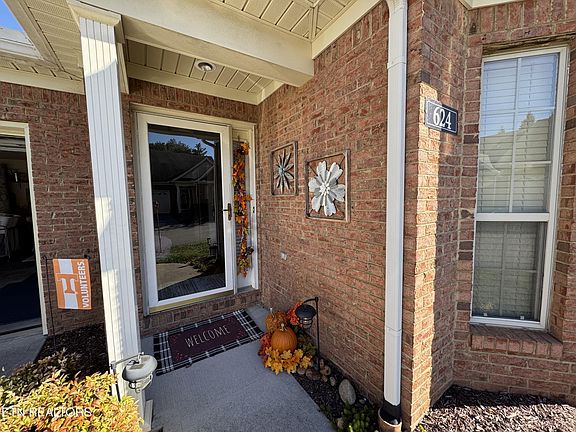 3rd image of 624 Applegate Ln #10