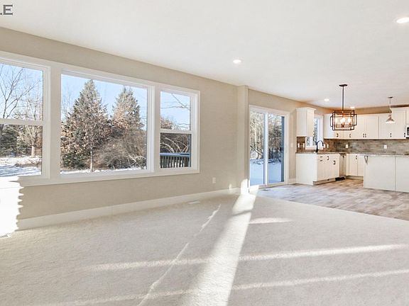 4th image of 3479 Jamesfield Dr