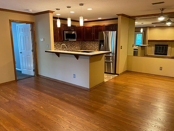 3rd image of 4900 Pleasant St Unit 17