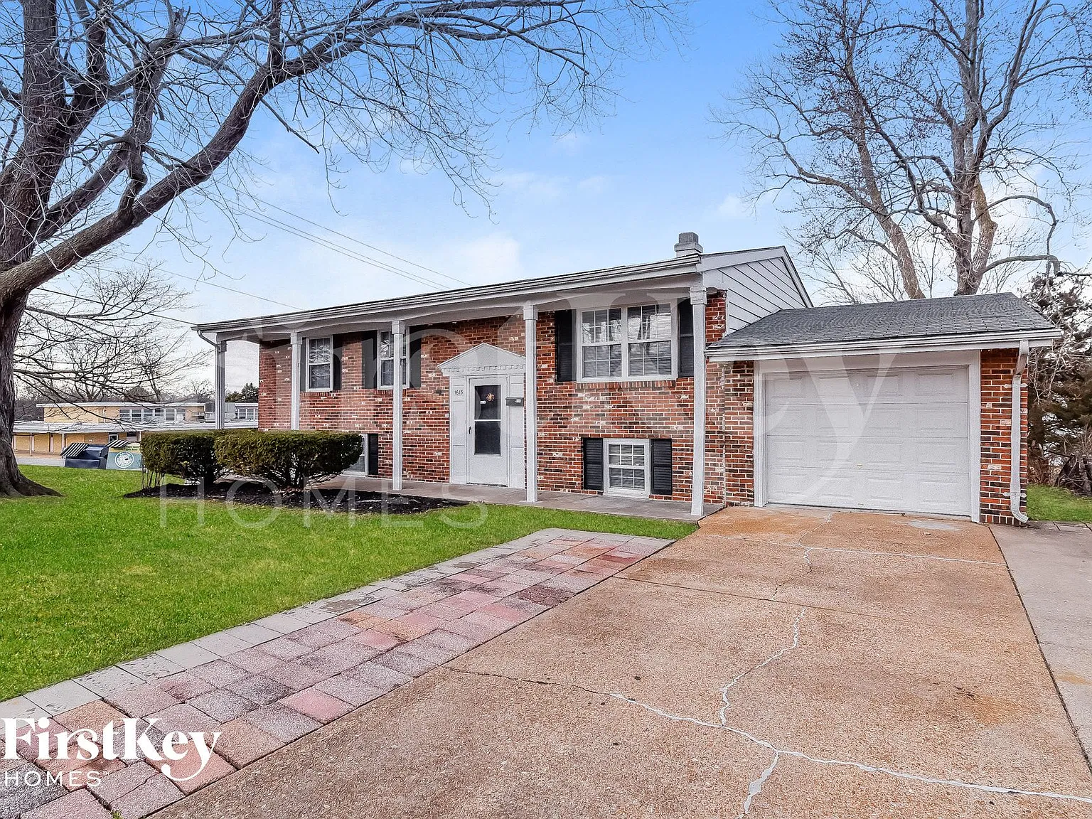 3 bed, 2.0 bath, 2094 sqft, $2,085 — Photo 2