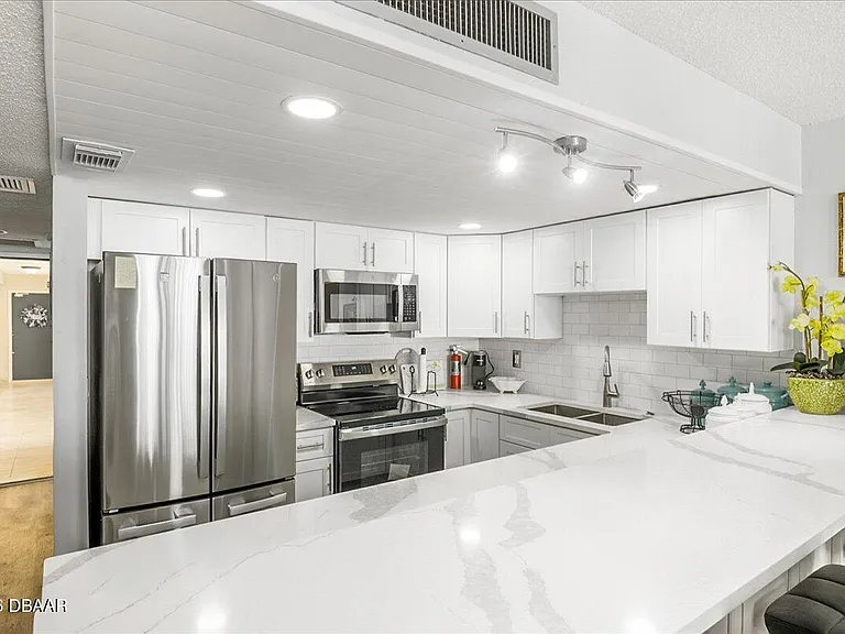 2947 S Atlantic Ave #506 — Photo 3