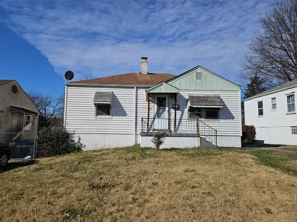 2056 Wedgewood Dr, Saint Louis, MO 63136