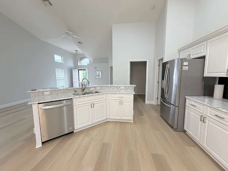 6240A Fairskies Dr — Photo 11