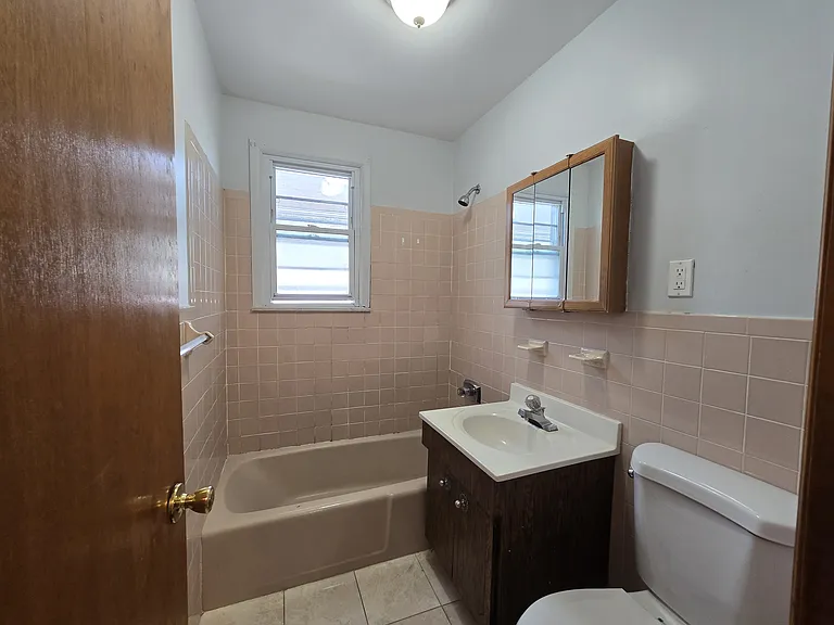 33 Adams St #22R — Photo 4