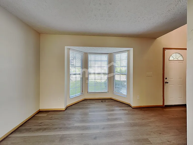 8510 Reynoldswood Dr — Photo 6
