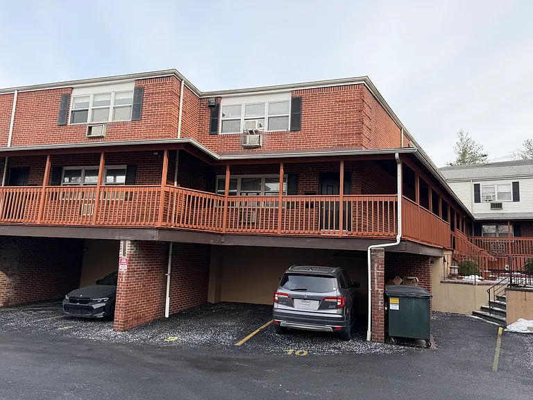 3600 Charles Ct #8 — Photo 1
