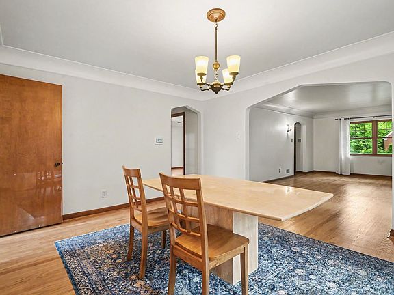 5th image of 2850 Gilna Ct