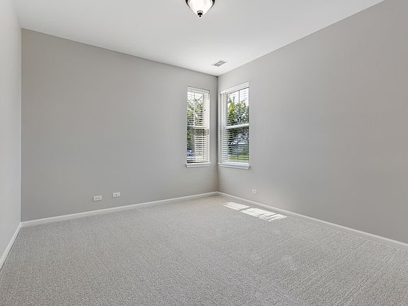 4th image of 2902 Langston Cir