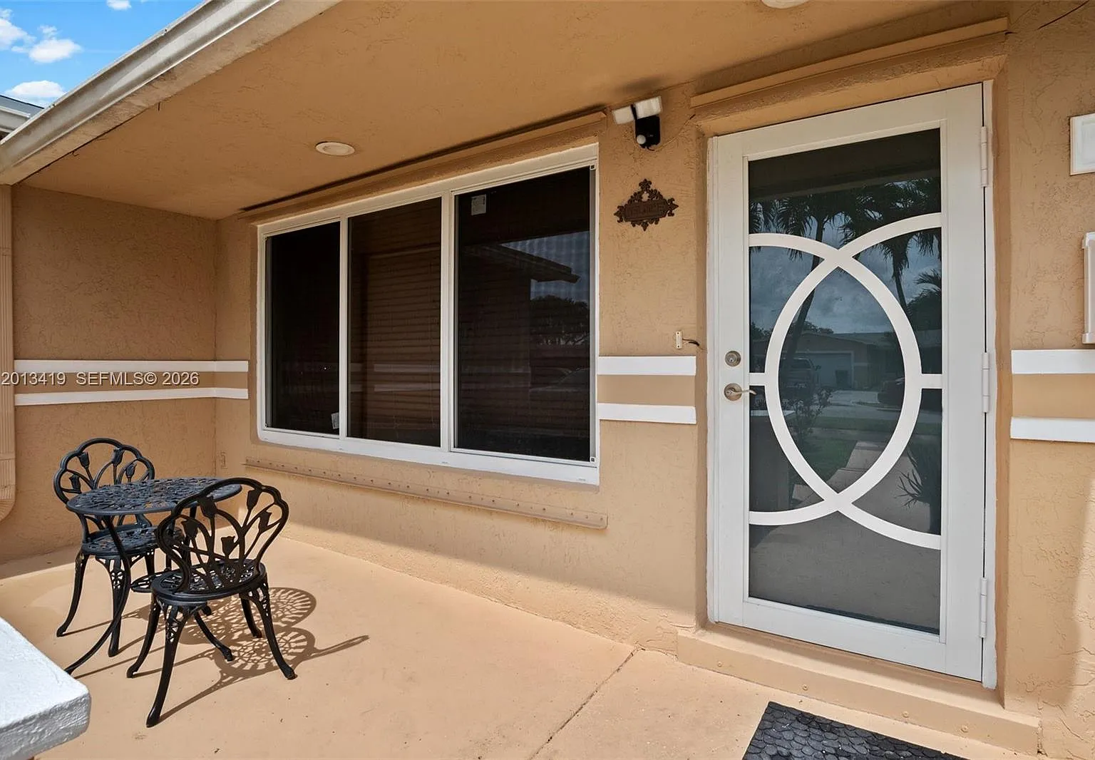 Pasadena Lakes West — Photo 3