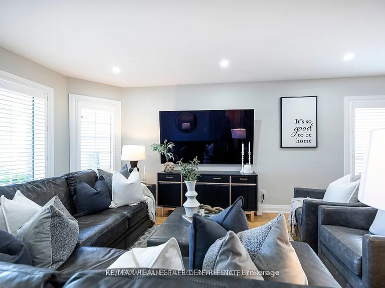 36 Padfield Dr — Photo 5