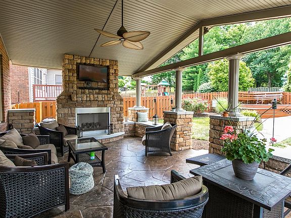 3rd image of 4056 Palmetto Dr