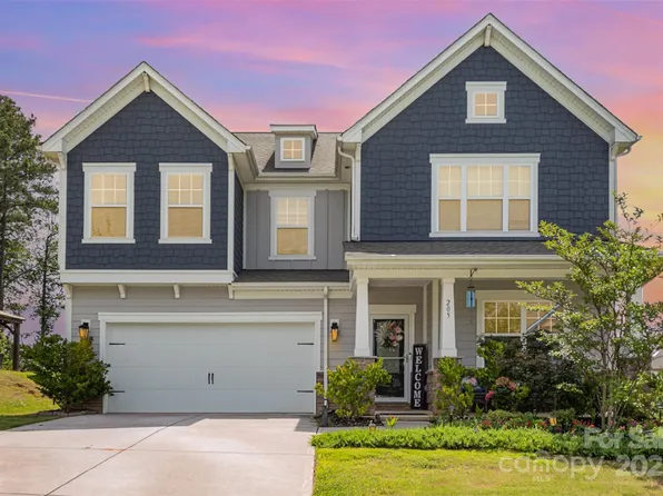 205 Falls Cove Dr, Troutman, NC 28166