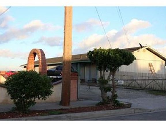 2nd image of 11001 Davis St
