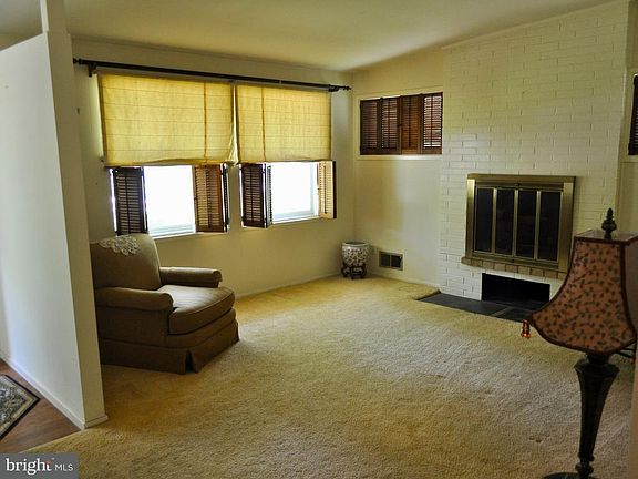 2nd image of 503 Marcia Ln