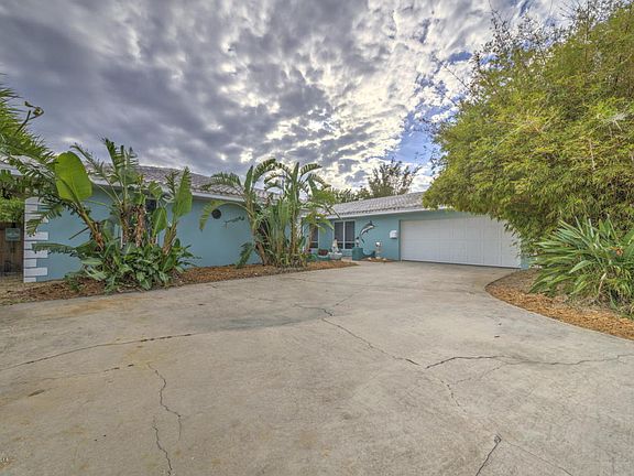 2nd image of 545 Sherwood Ave