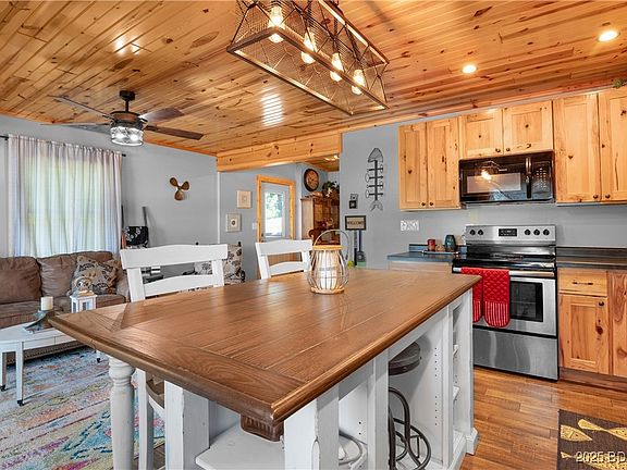 4th image of 891 Porter Mill Springs Dr