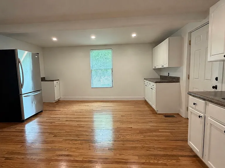27 Sirrine St — Photo 14