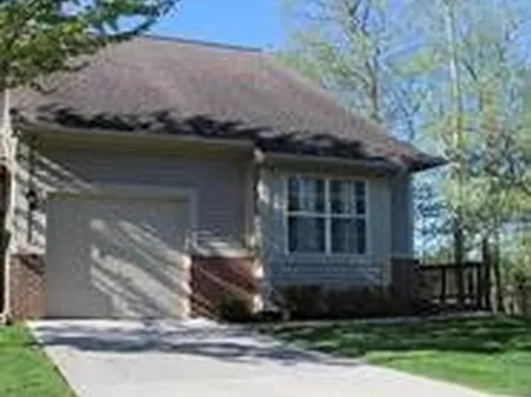 41785 Independence Dr, Novi, MI 48377