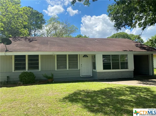 1119 N East St, Edna, TX 77957