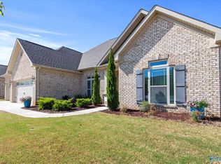 7440 Flint Crossing Cir, Owens Cross Roads, AL 35763